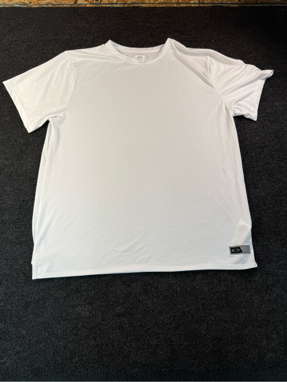 Oakley Men’s White Short-Sleeve Crew Tee with Logo Patch